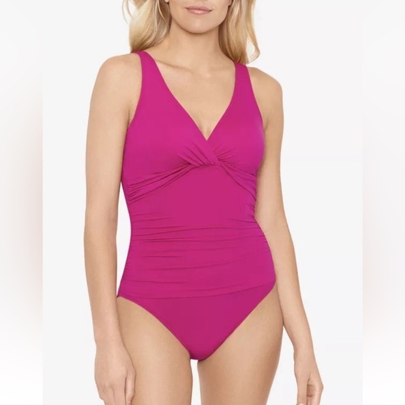 Ralph Lauren Other - NWT Ralph Lauren Beach Club Twisted One Piece Swimsuit Size 8
